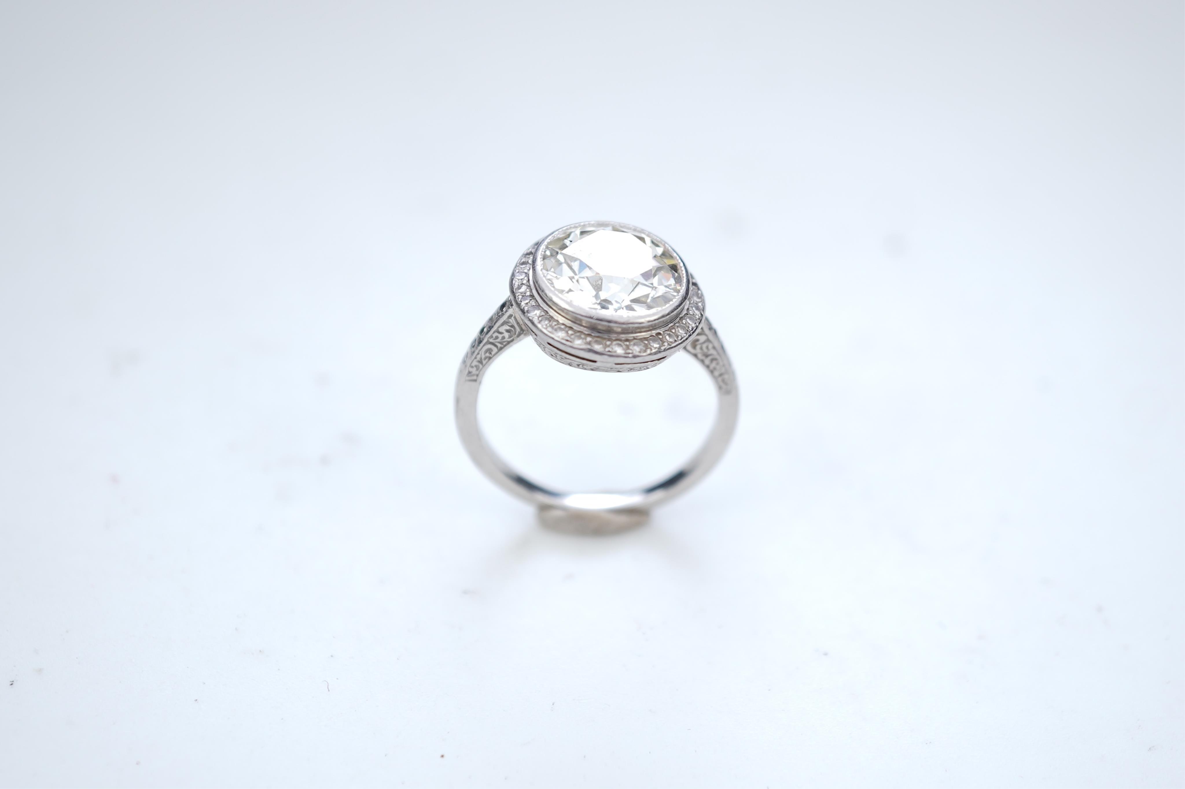 An attractive diamond ring, early 20th century